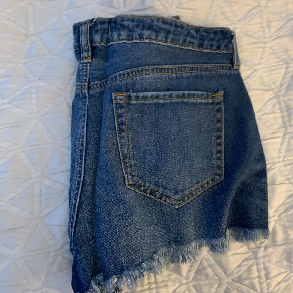 Bullhead Jean Shorts. Size 00 - Picture 2 of 6